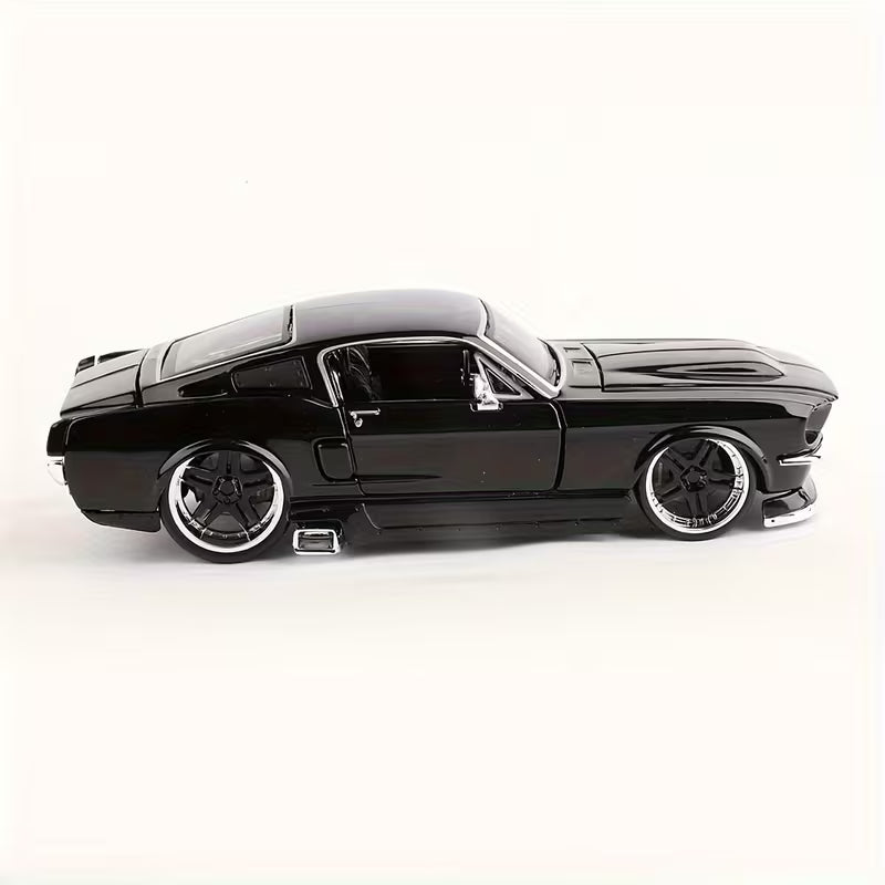 Maisto Simulation 1:24 DIY Assembly Alloy 19"67" for Ford GT Car Model Children's Toy Car Ornaments Pull-back Car Model Boy Toy Holiday Gift