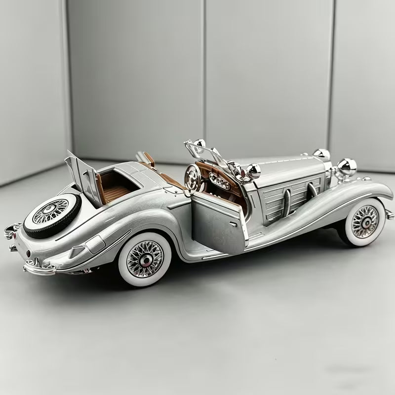 Simulation 1:24 Scale Vintage Car 500 Driving Noble Sedan Space Silver Alloy Car Model Home Desktop Exquisite Model Ornament Holiday Gift Art Collection Item Birthday Present for Men And Women