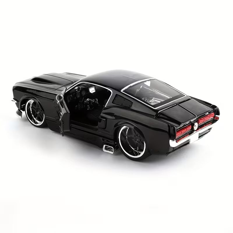 Maisto Simulation 1:24 DIY Assembly Alloy 19"67" for Ford GT Car Model Children's Toy Car Ornaments Pull-back Car Model Boy Toy Holiday Gift