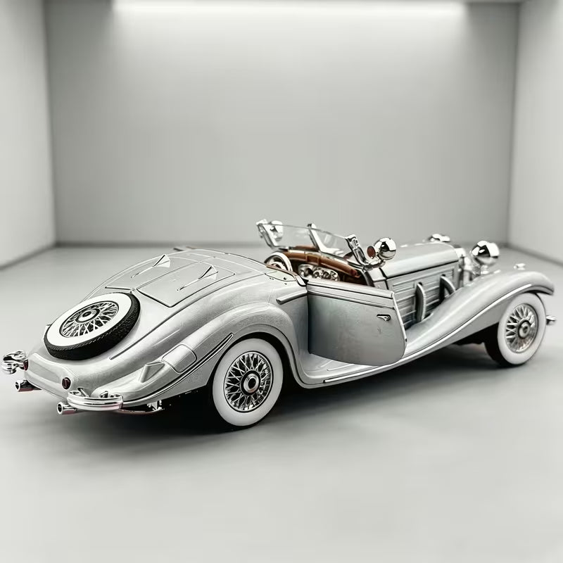 Simulation 1:24 Scale Vintage Car 500 Driving Noble Sedan Space Silver Alloy Car Model Home Desktop Exquisite Model Ornament Holiday Gift Art Collection Item Birthday Present for Men And Women