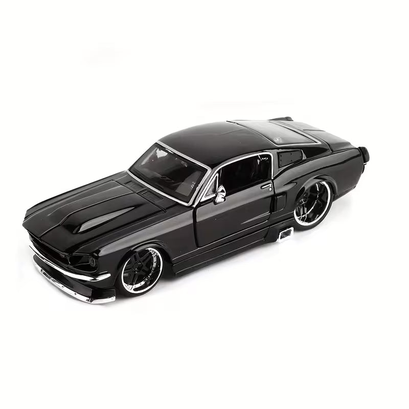 Maisto Simulation 1:24 DIY Assembly Alloy 19"67" for Ford GT Car Model Children's Toy Car Ornaments Pull-back Car Model Boy Toy Holiday Gift