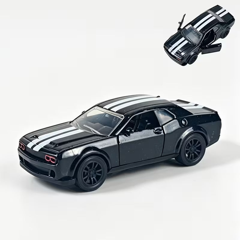 1:38 Scale Zinc Alloy Diecast Toy Car, Opening Doors, Rubber Tires, Pull-Back Action