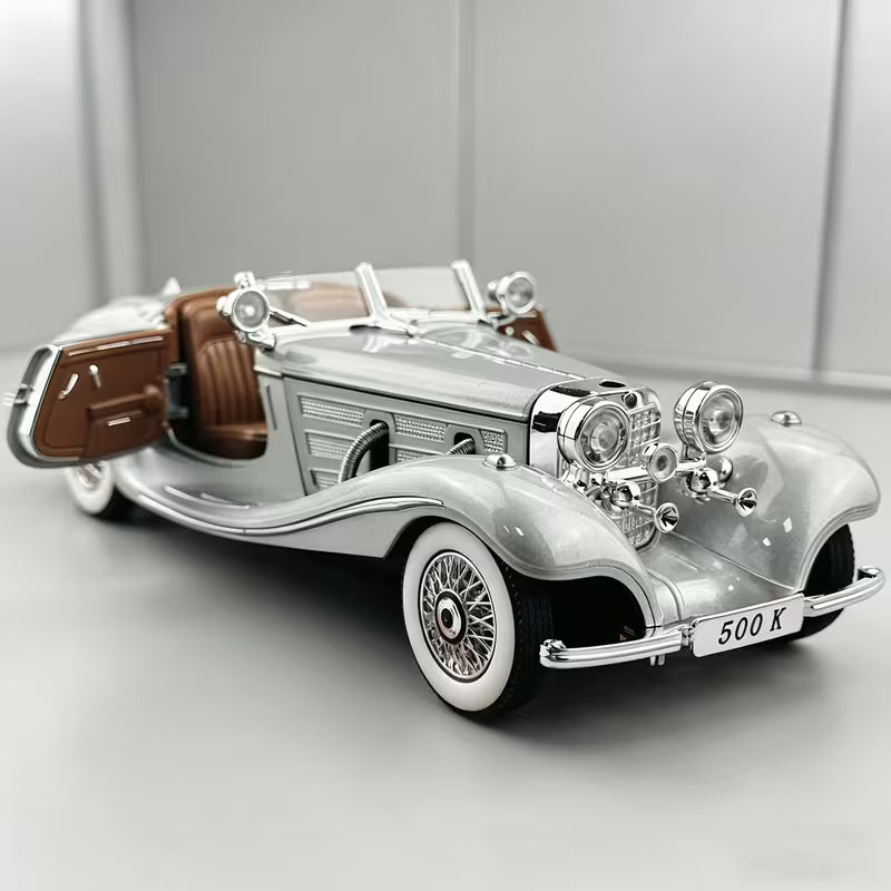 Simulation 1:24 Scale Vintage Car 500 Driving Noble Sedan Space Silver Alloy Car Model Home Desktop Exquisite Model Ornament Holiday Gift Art Collection Item Birthday Present for Men And Women