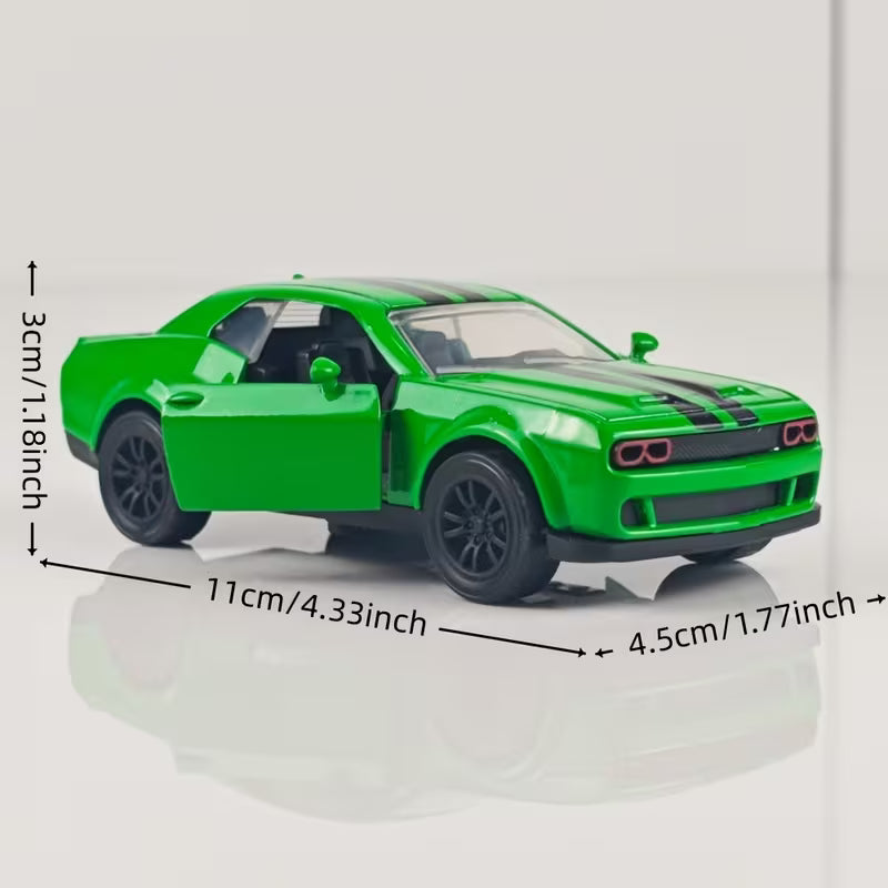 1:38 Scale Zinc Alloy Diecast Toy Car, Opening Doors, Rubber Tires, Pull-Back Action
